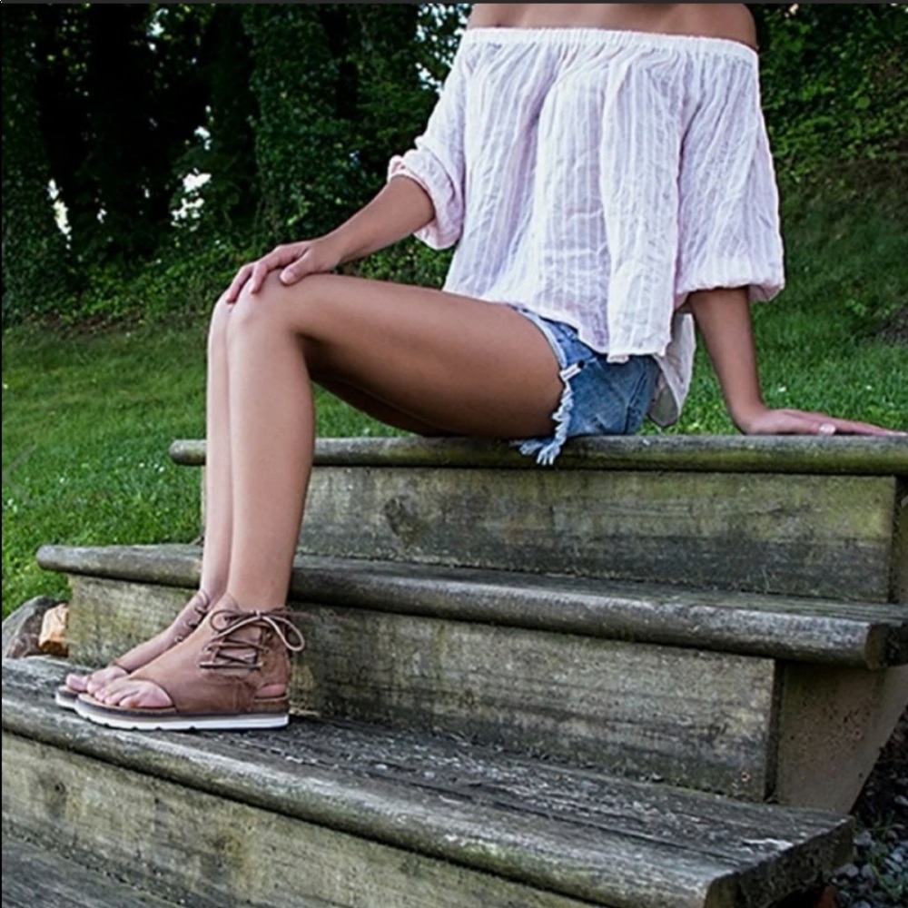 OTBT Locate Gladiator Sandals Sundance - 8 - NWOT